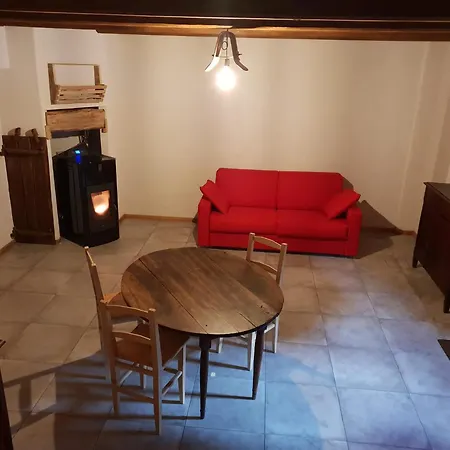 Alpstuga Villaggio Borgomaira La Genzianella *